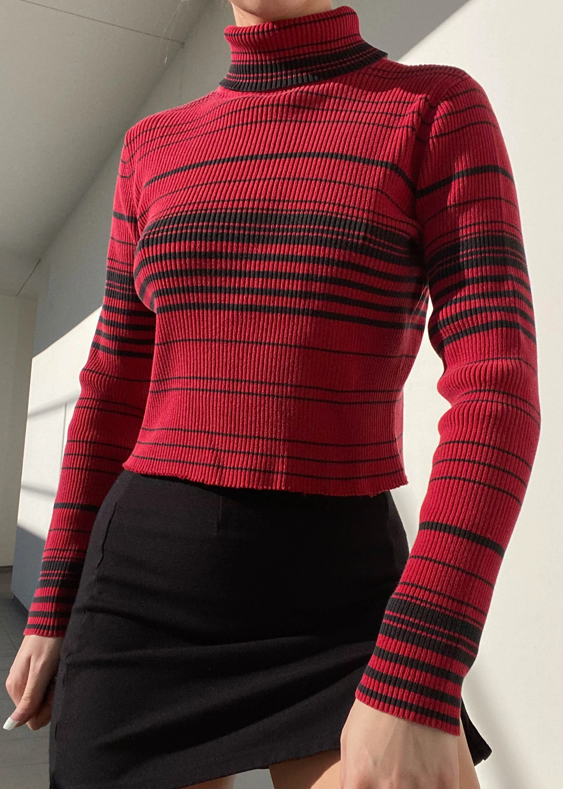 90's Red & Black Turtleneck (M)