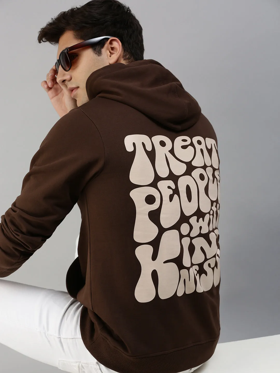 Brandy Bliss: Chic Brown Sun Men's Pullover