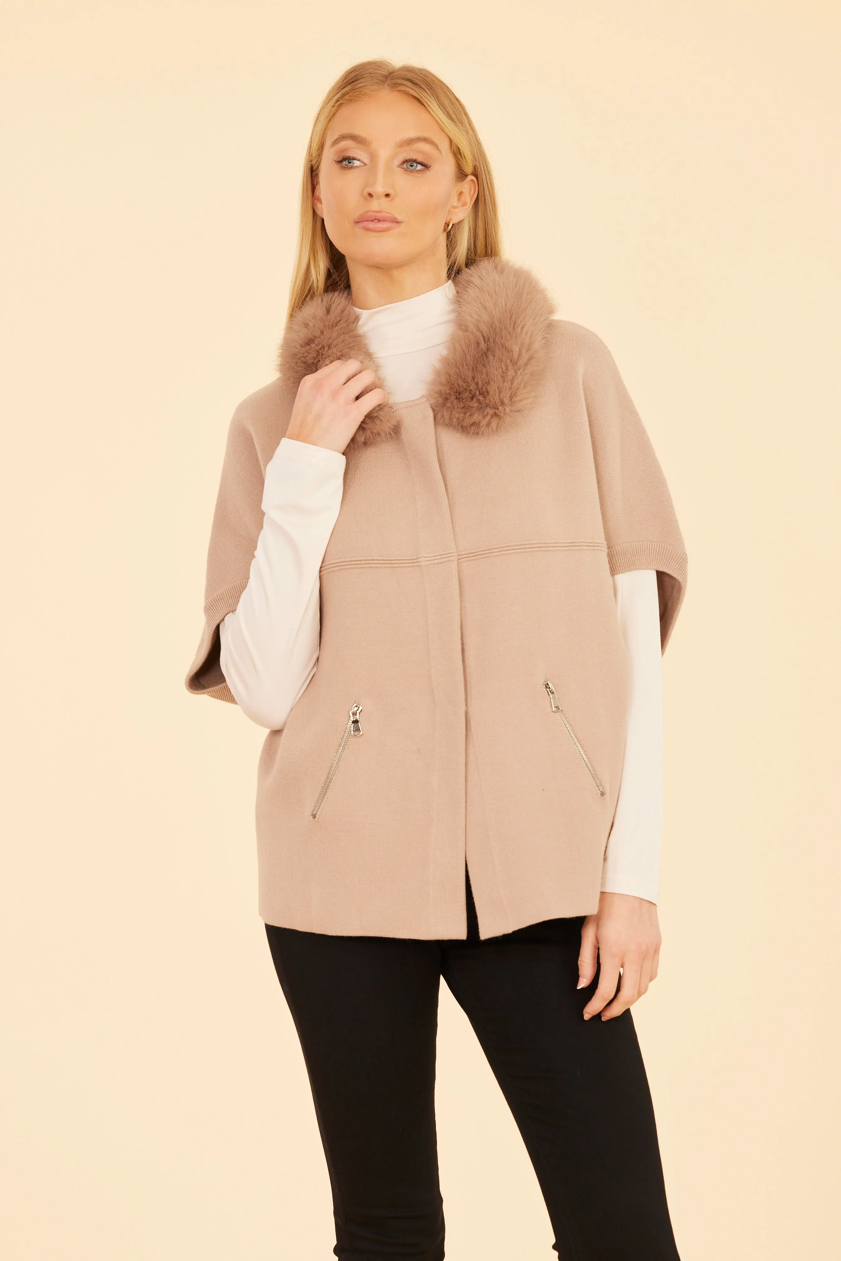 FW'24 Faux Fur Collar Short Sleeved Cardigan