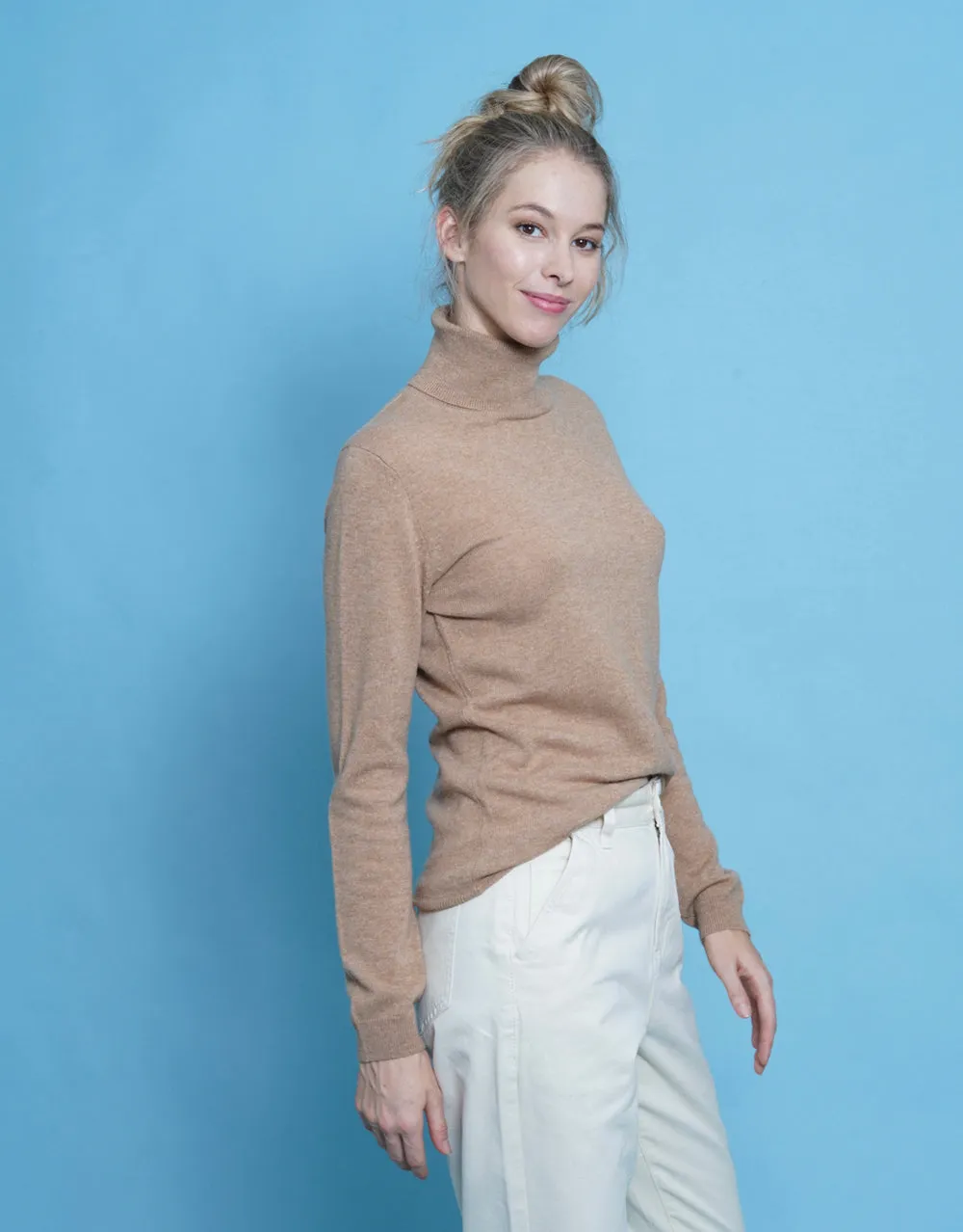 Light Cashmere Turtleneck Sweater in Camel