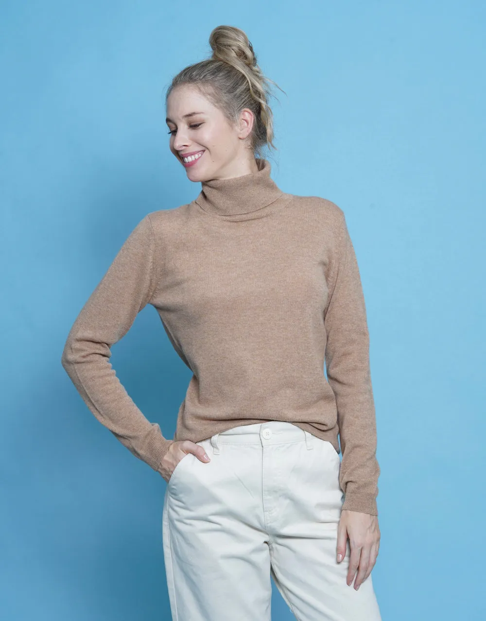 Light Cashmere Turtleneck Sweater in Camel