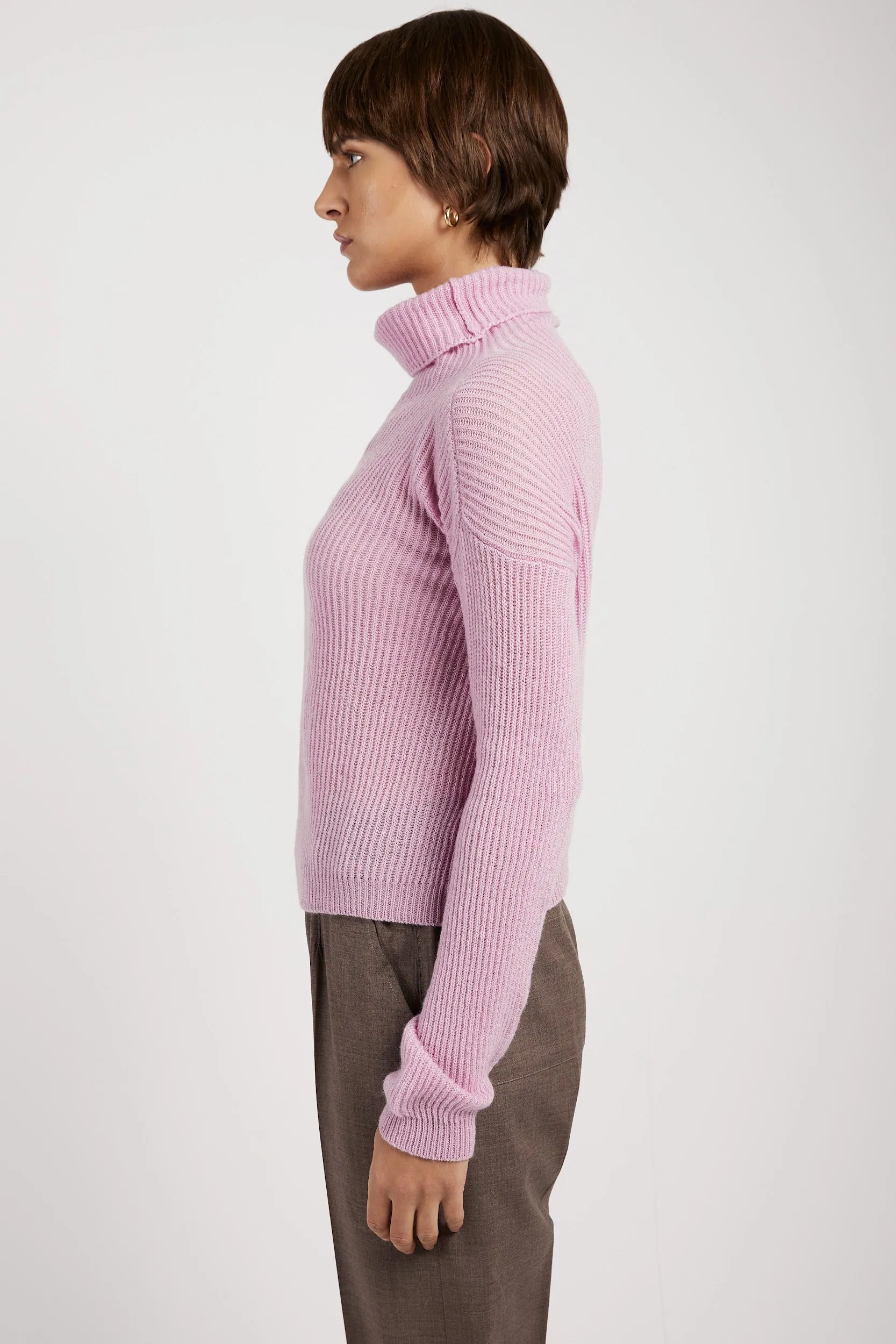 Light Cashmere Turtleneck Sweater in Rose