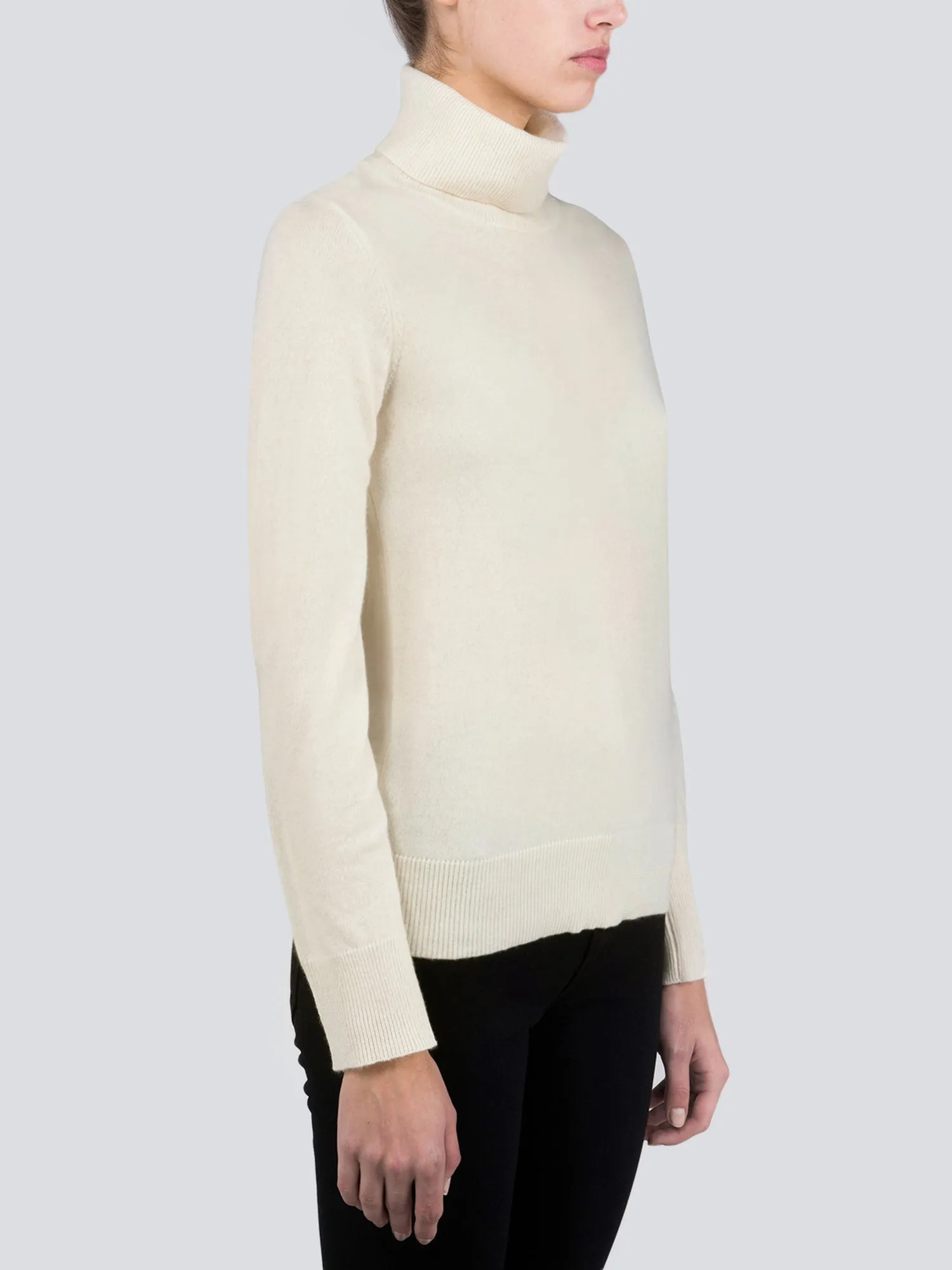 Turtleneck Slimfit Sweater_Ivory