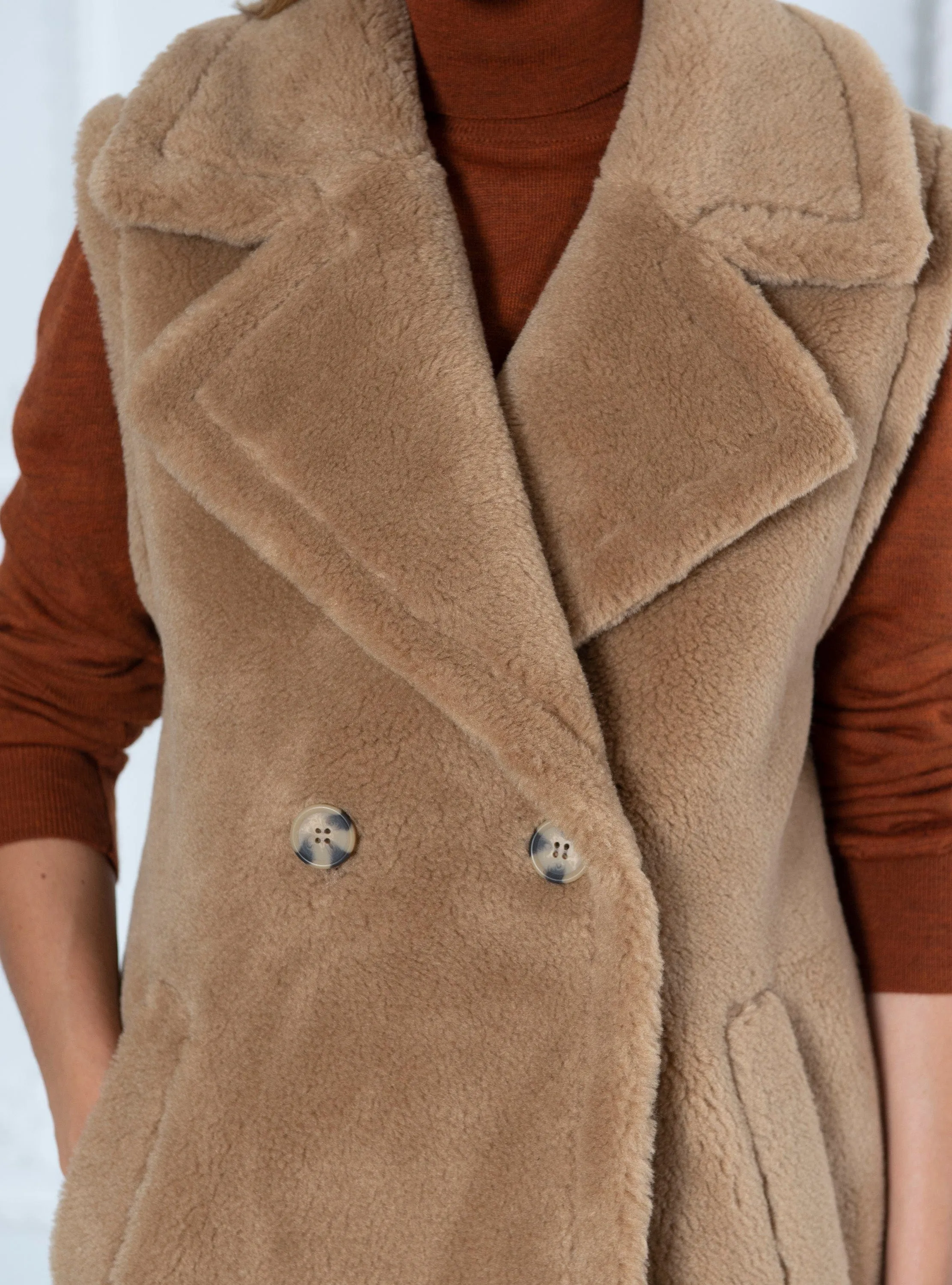 Weekend Rita Recycled Vegan Shearling Gilet | Camel